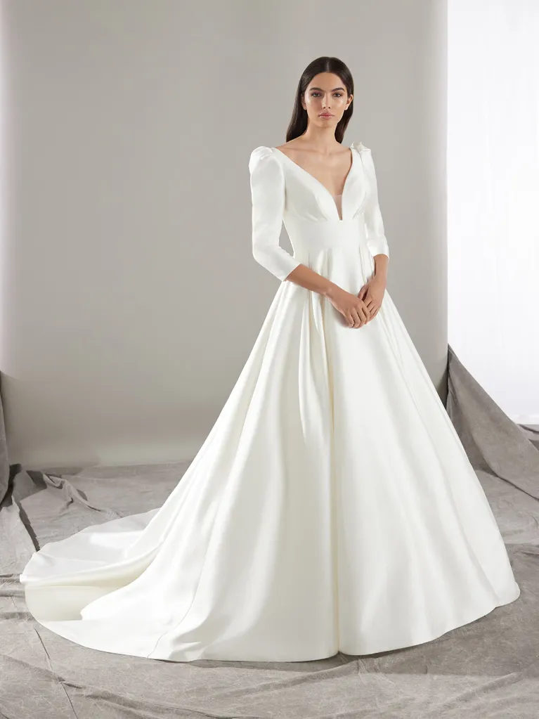 Livia - Pronovias (UK 24)