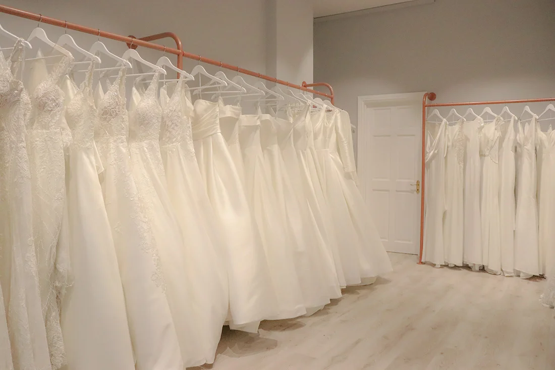 Wedding Dress Shopping - The Ultimate Guide for Brides